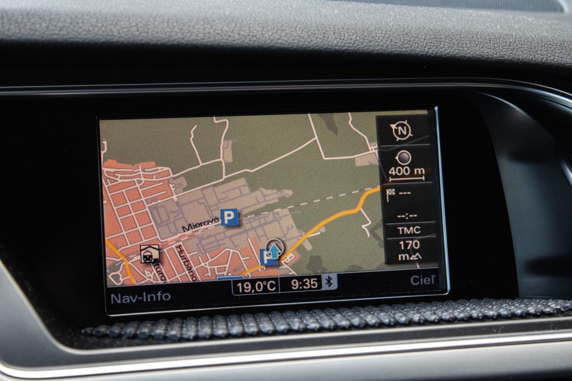 2012 AUDI A4, strieborná kombi, 191 100 km
