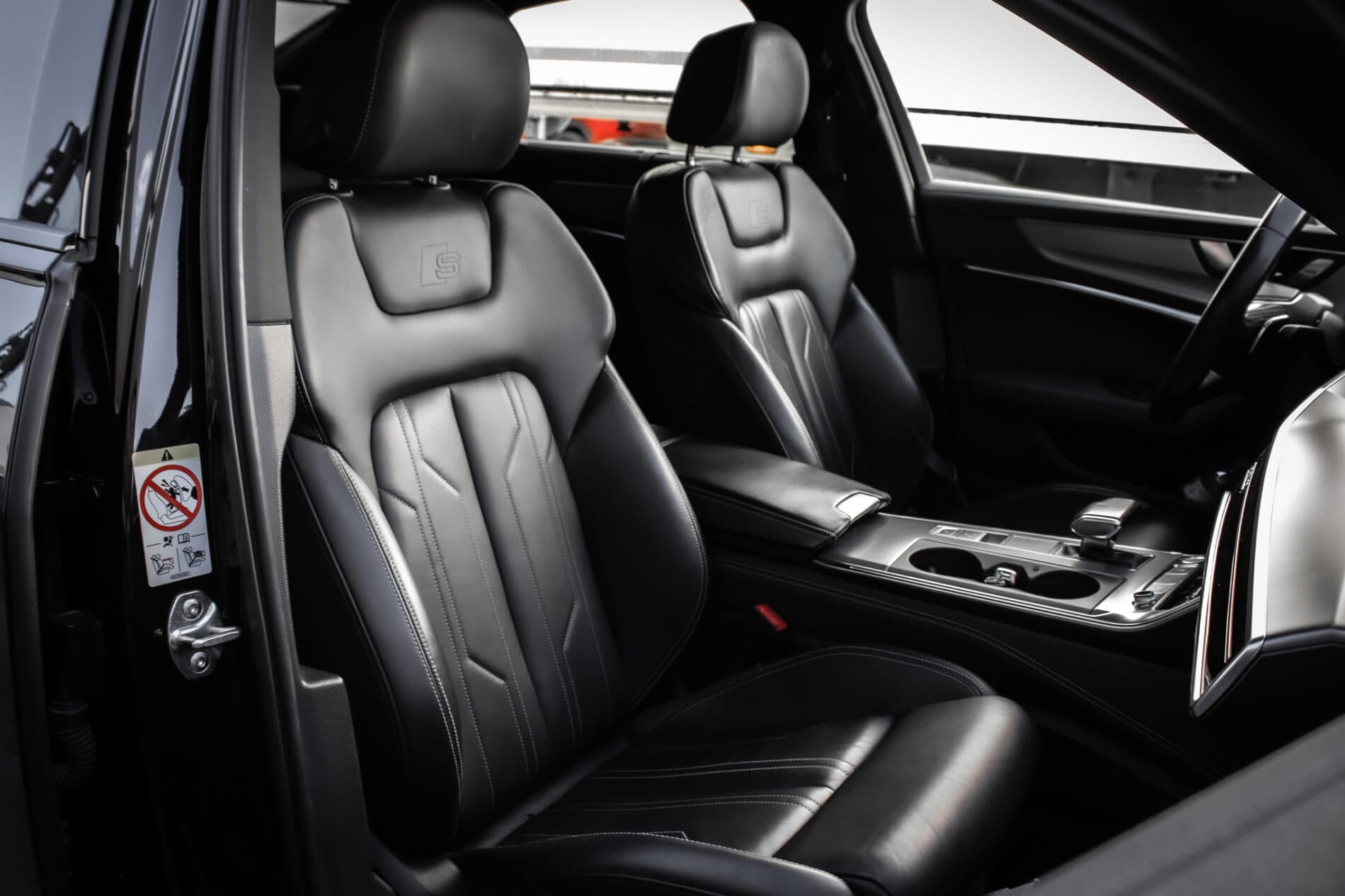 2018 AUDI A6, čierna sedan, 239 850 km