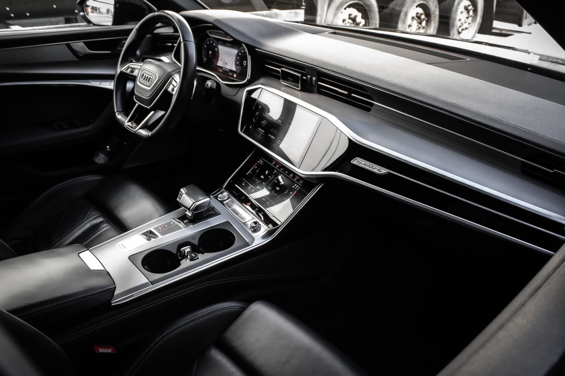 2018 AUDI A6, čierna sedan, 239 850 km