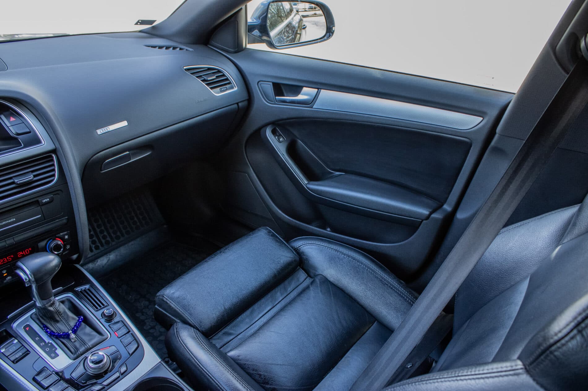2012 AUDI A5, modrá sedan, 285 521 km