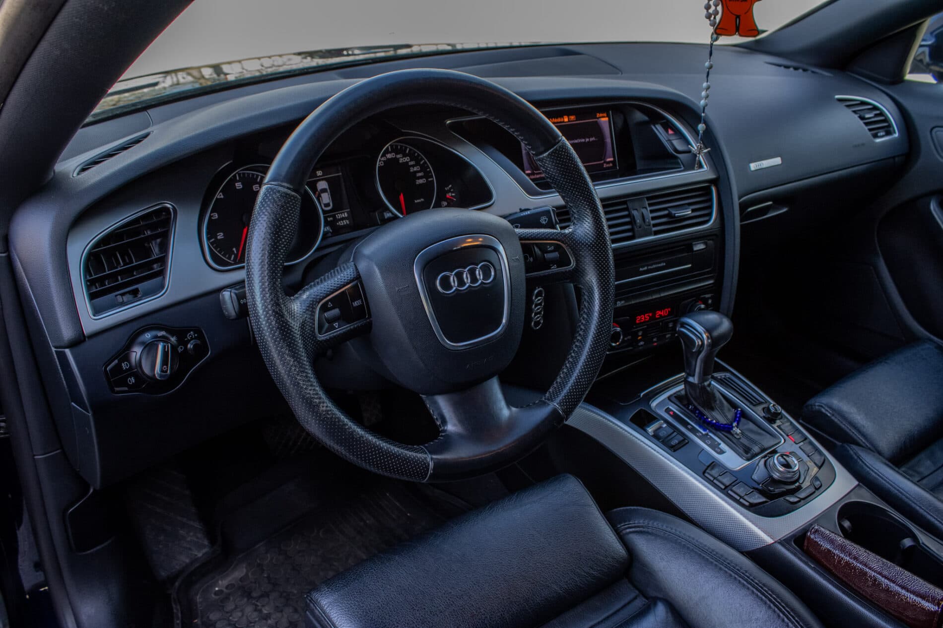 2012 AUDI A5, modrá sedan, 285 521 km
