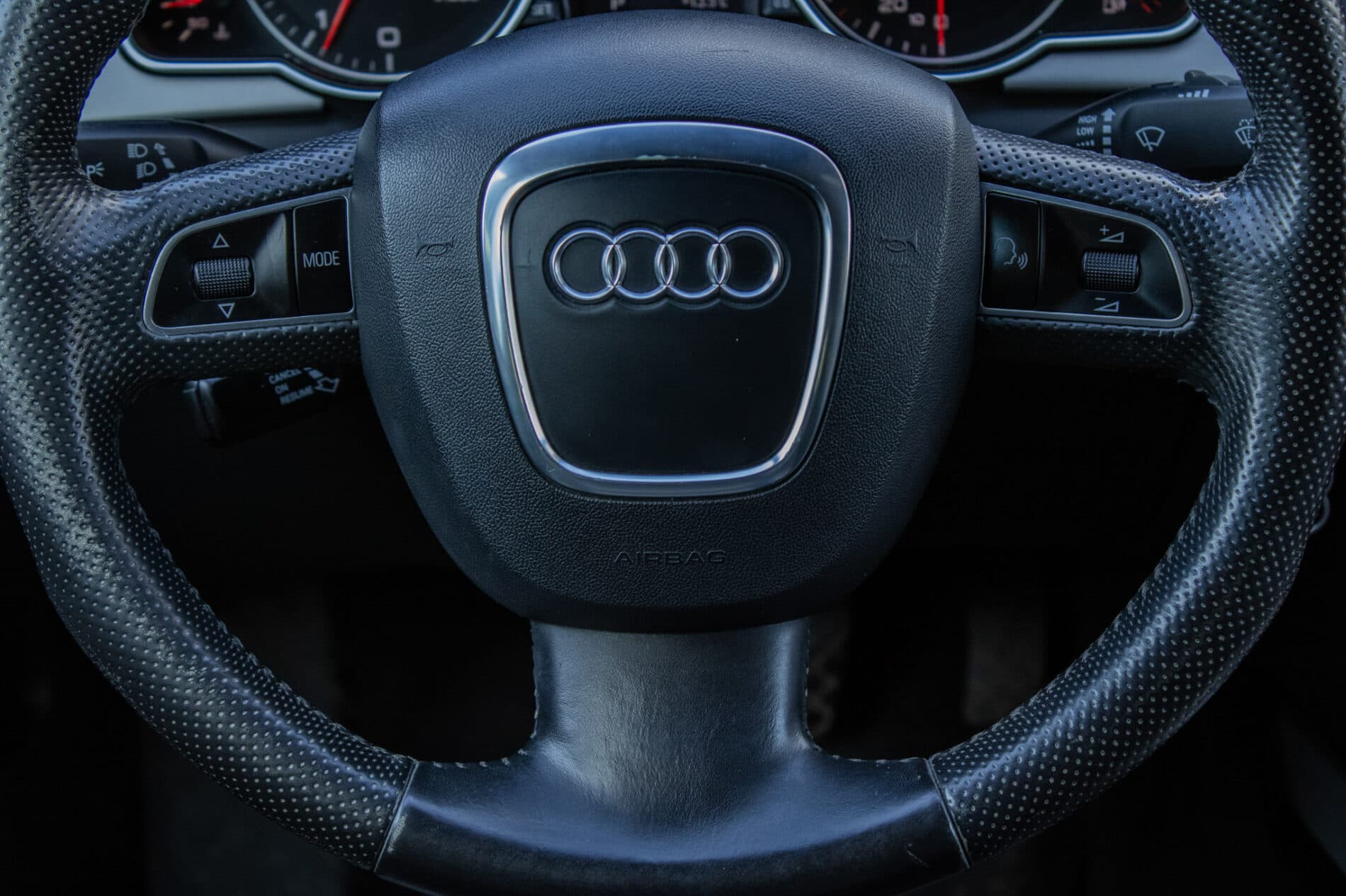 2012 AUDI A5, modrá sedan, 285 521 km