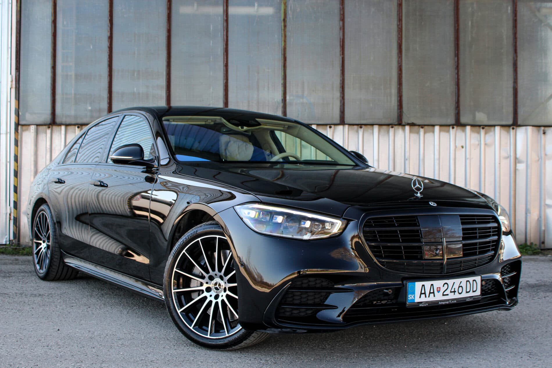 2021 Mercedes-Benz S 400d, čierna sedan, 82 099 km