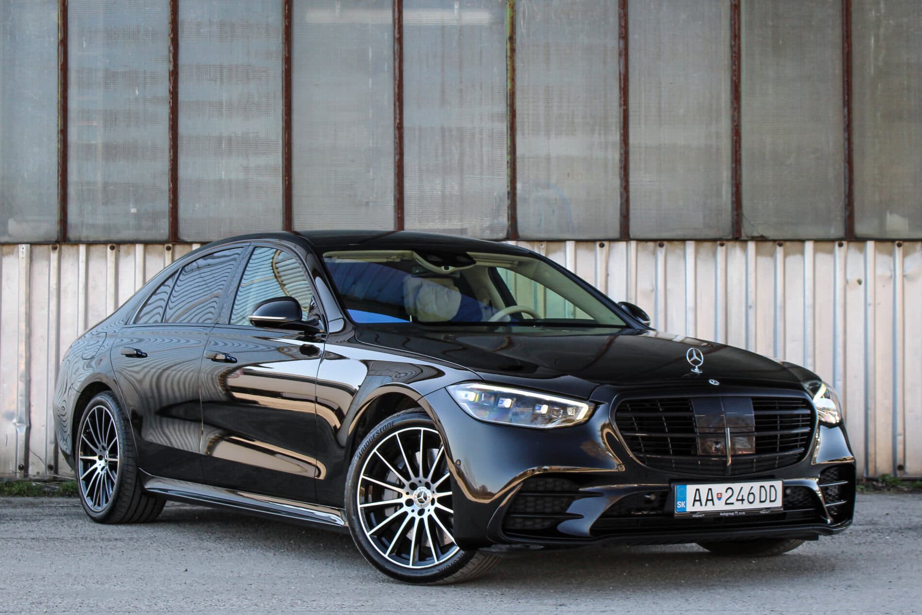 2021 Mercedes-Benz S 400d, čierna sedan, 82 099 km
