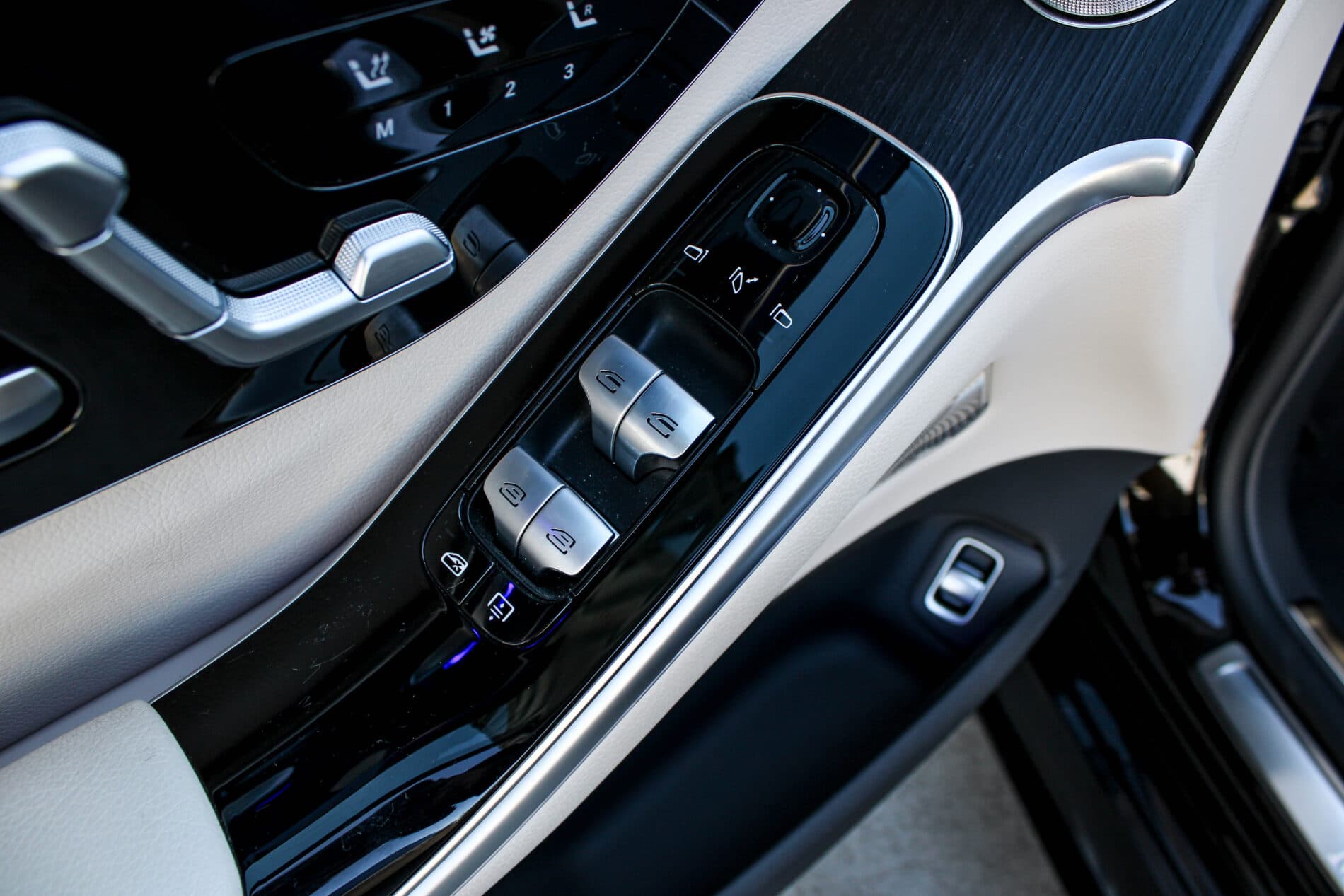 2021 Mercedes-Benz S 400d, čierna sedan, 82 099 km