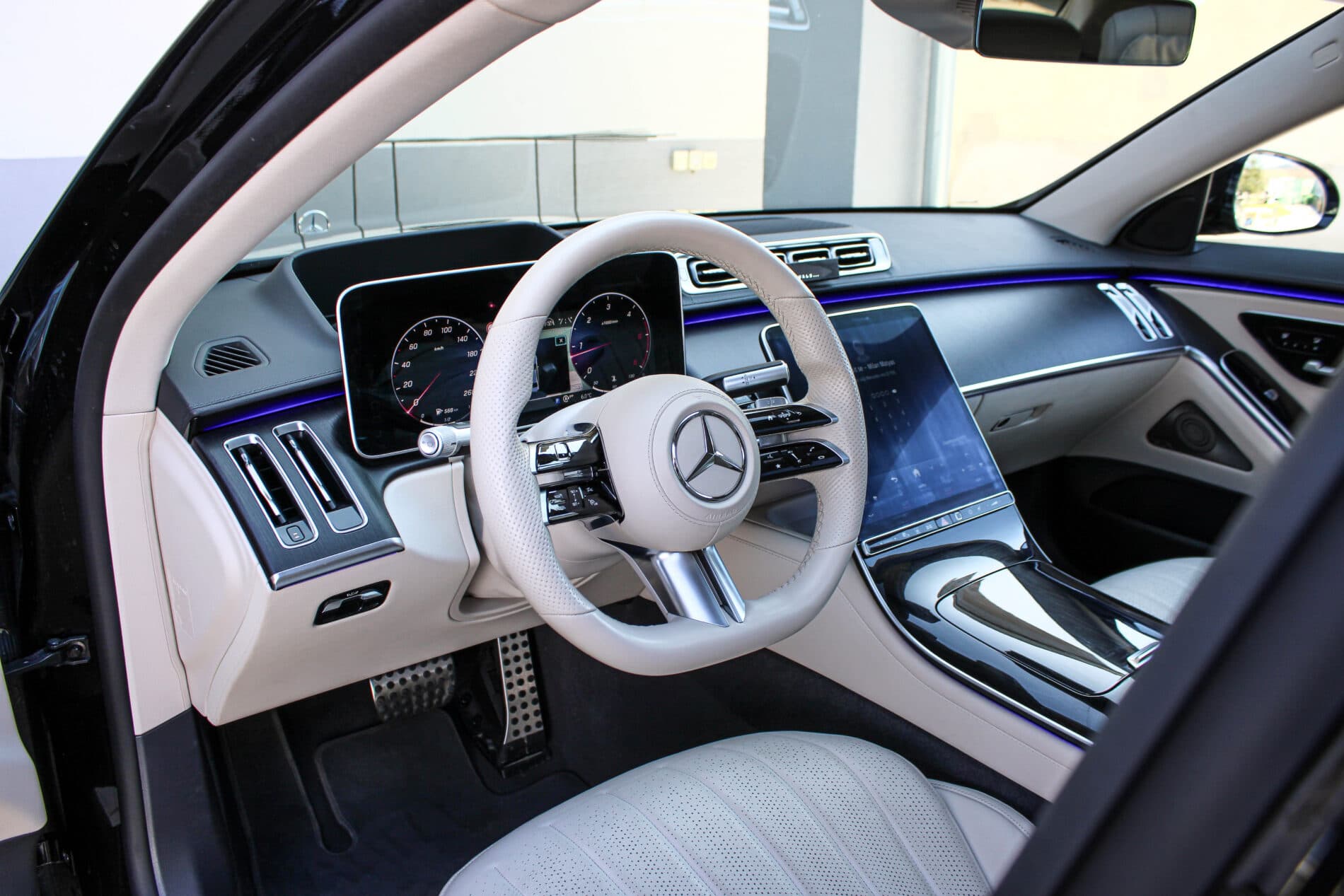 2021 Mercedes-Benz S 400d, čierna sedan, 82 099 km