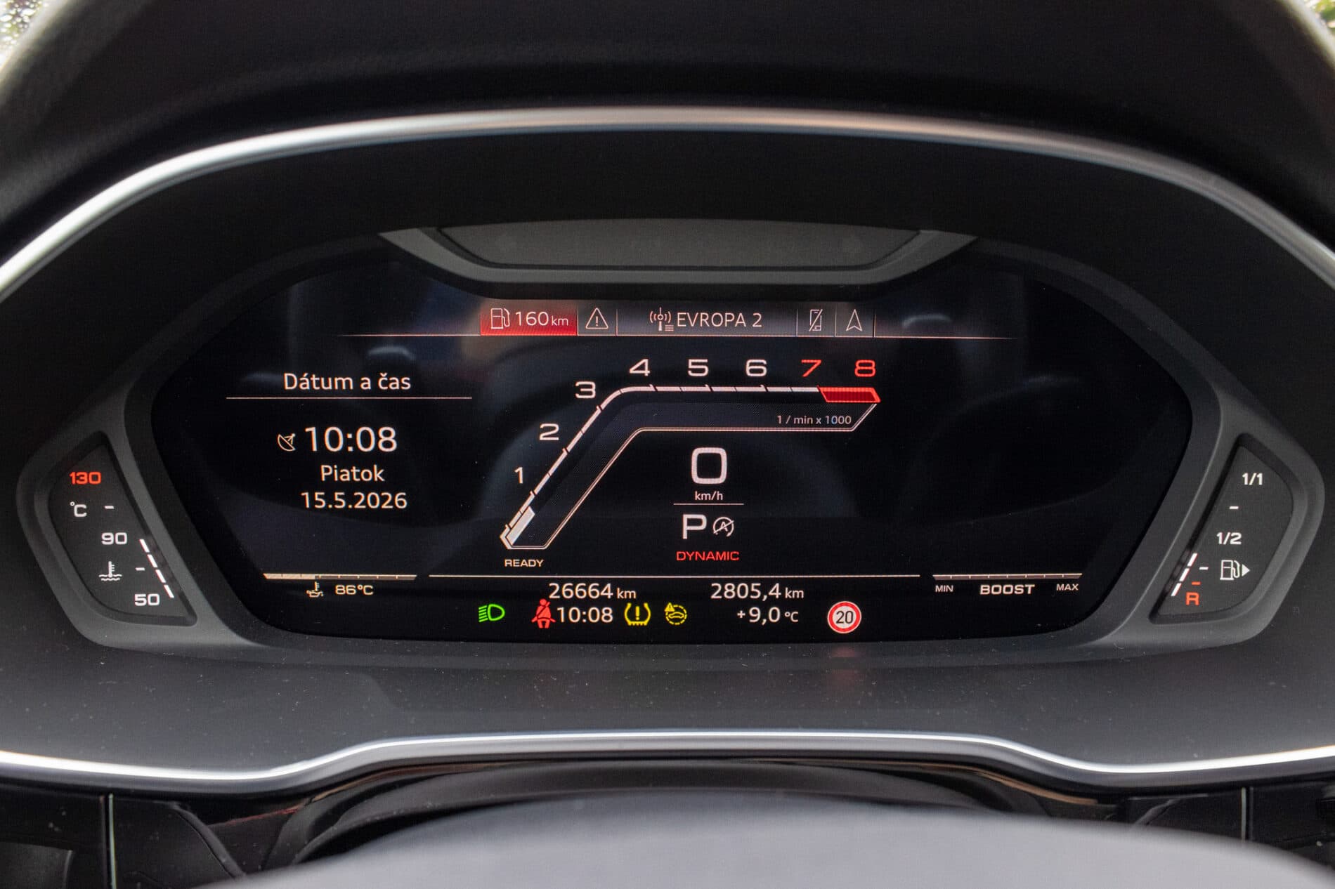 2022 AUDI RSQ3, červená suv, 26 664 km