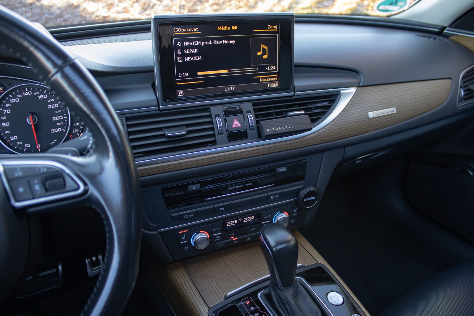 2016 AUDI A6, modrá kombi, 177 013 km