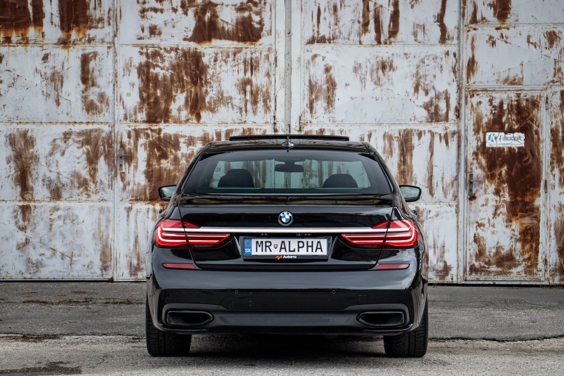 2017 BMW 740d, čierna sedan, 160 013 km