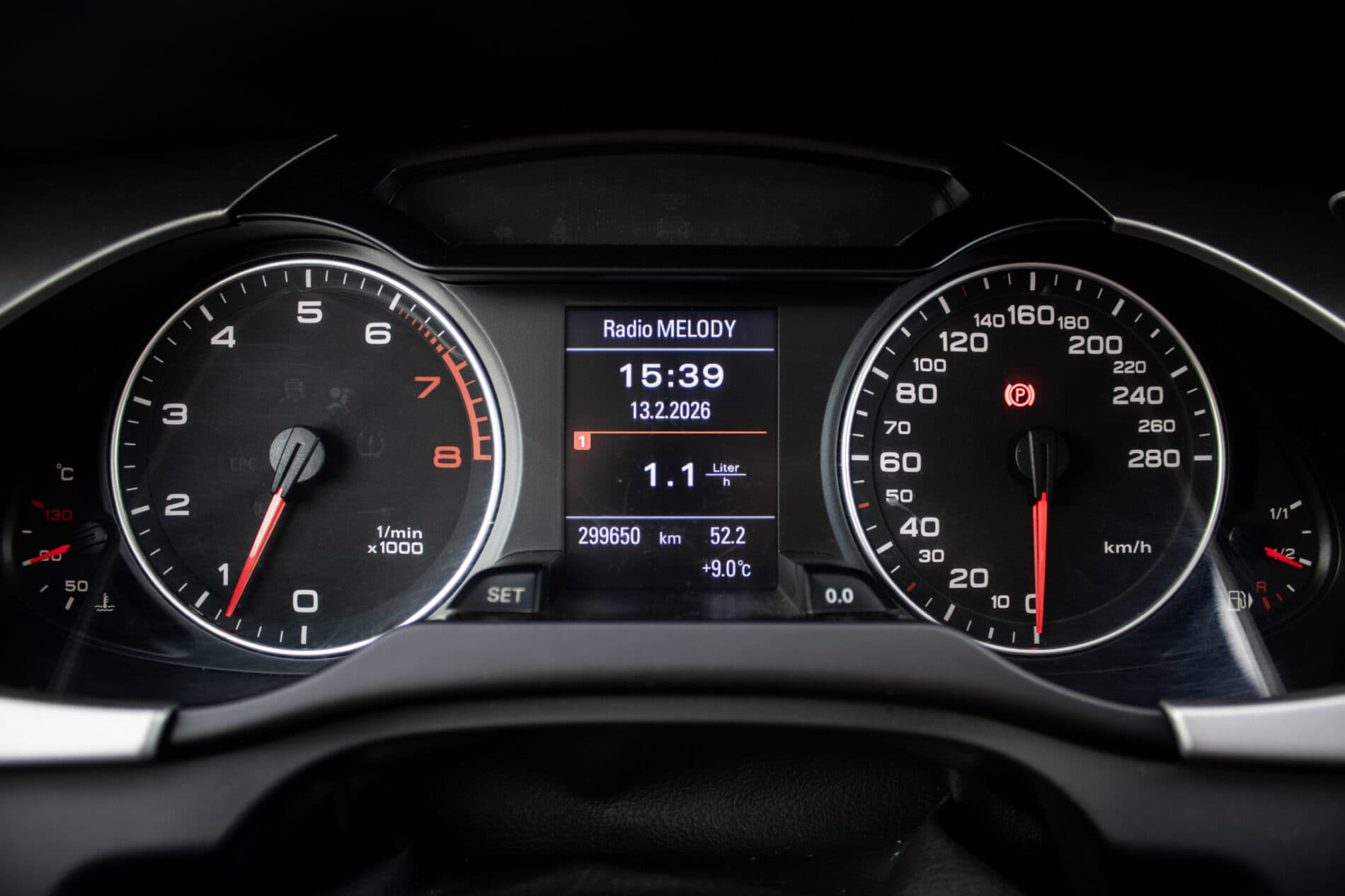 2008 AUDI A4, čierna sedan, 299 650 km
