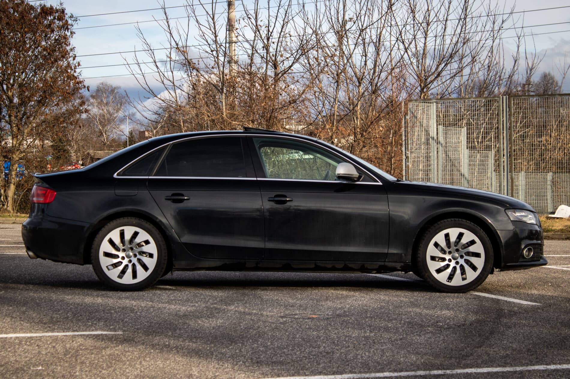 2008 AUDI A4, čierna sedan, 299 650 km