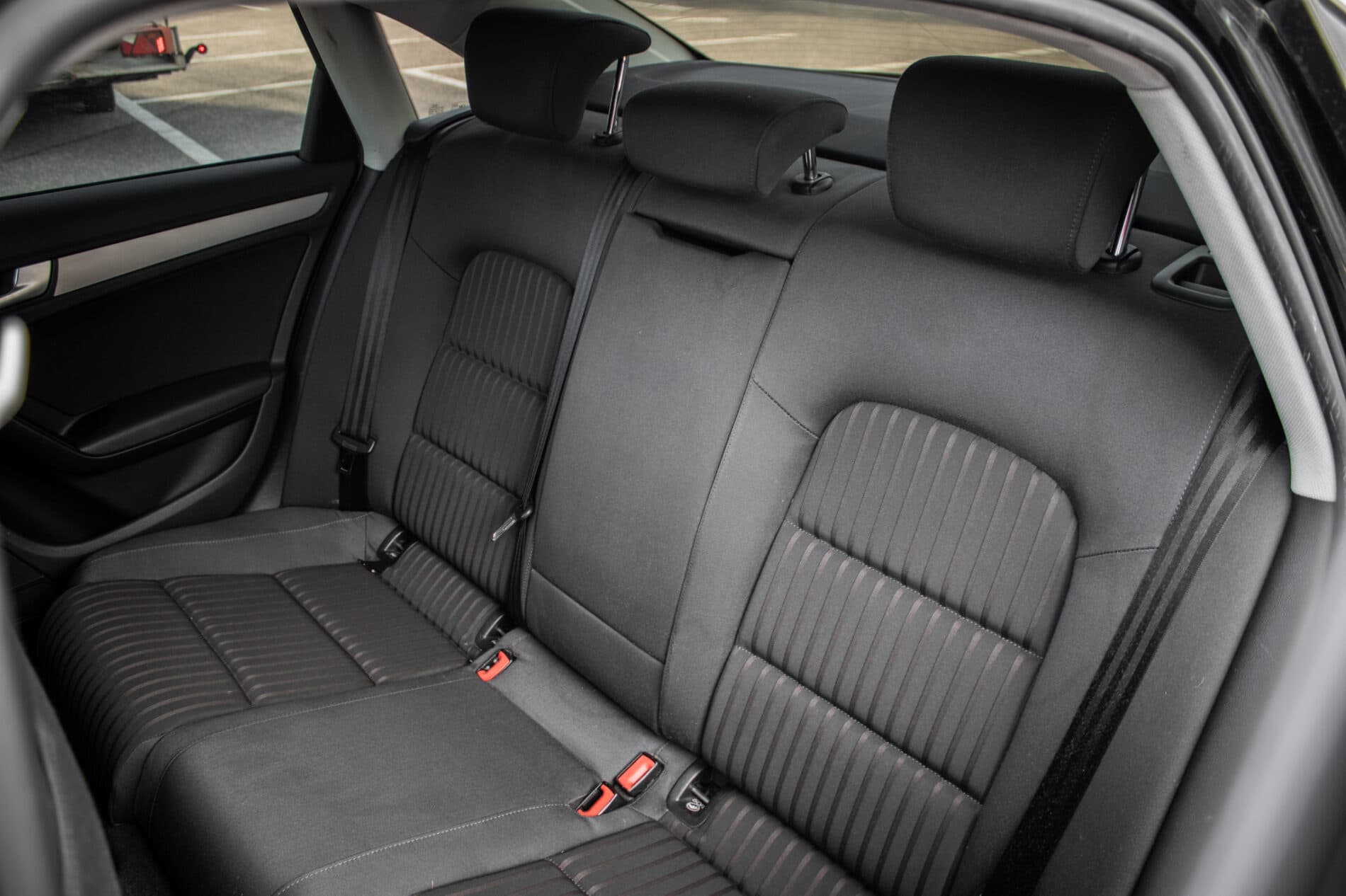 2008 AUDI A4, čierna sedan, 299 650 km