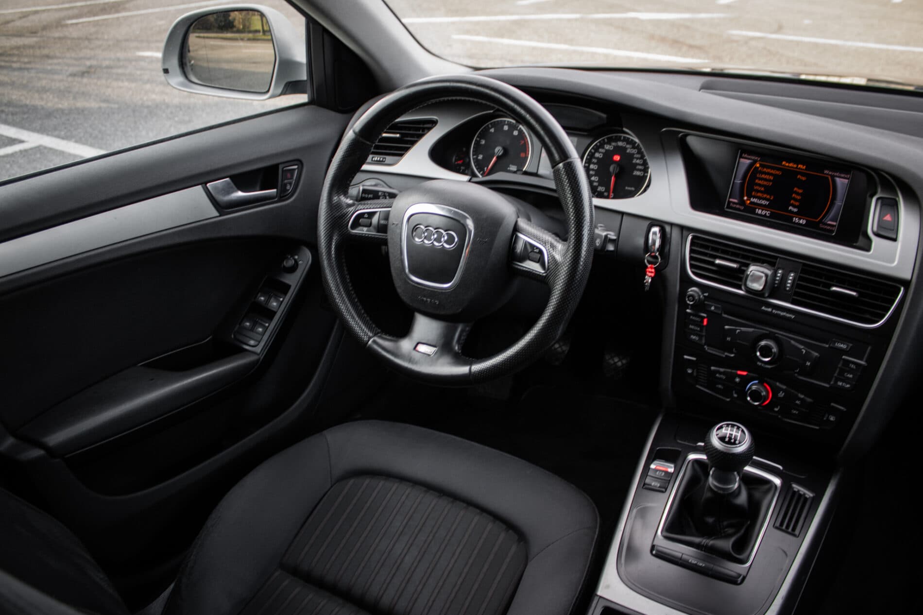 2008 AUDI A4, čierna sedan, 299 650 km