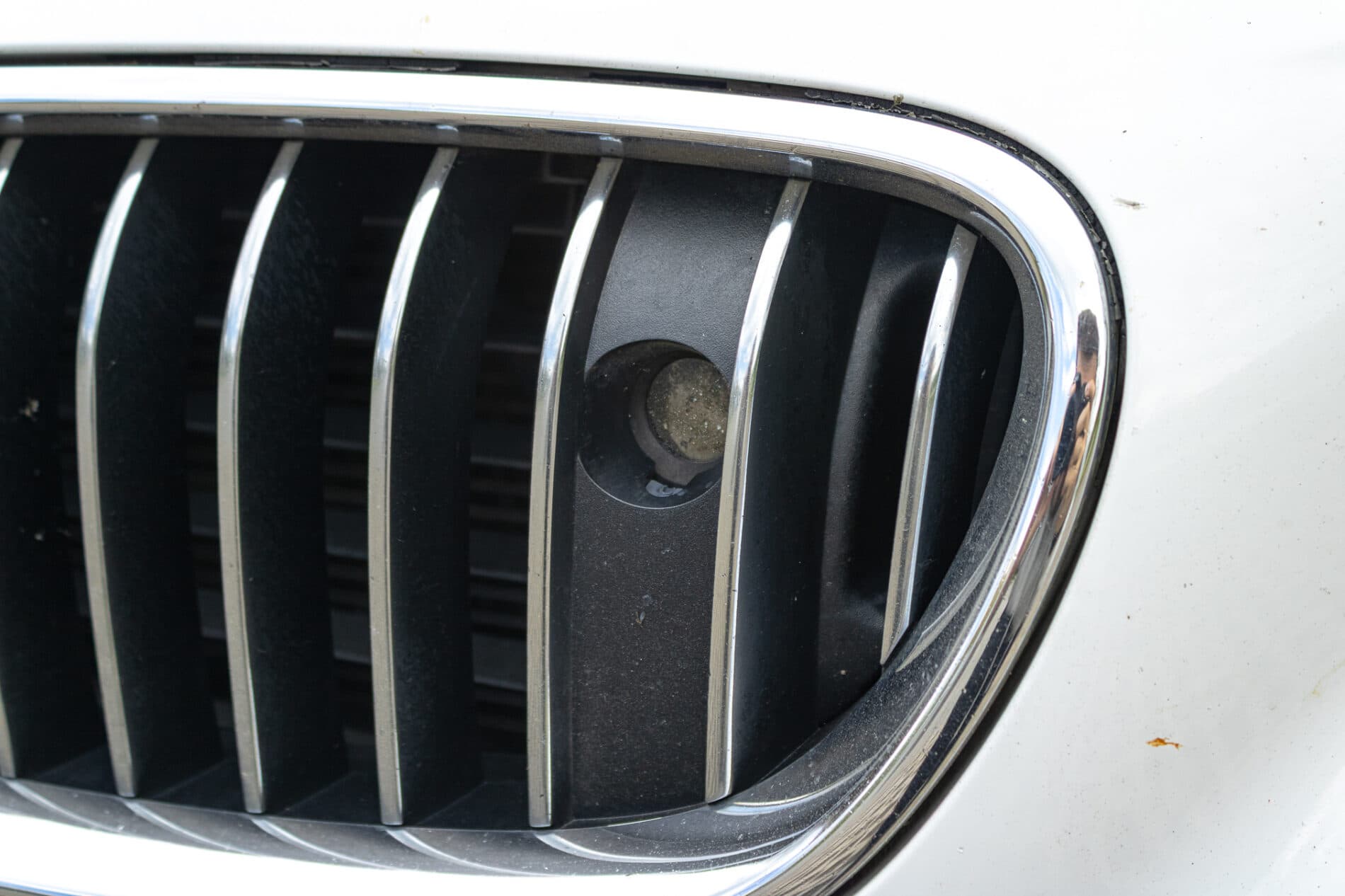 2013 BMW 530d, biela sedan, 300 588 km