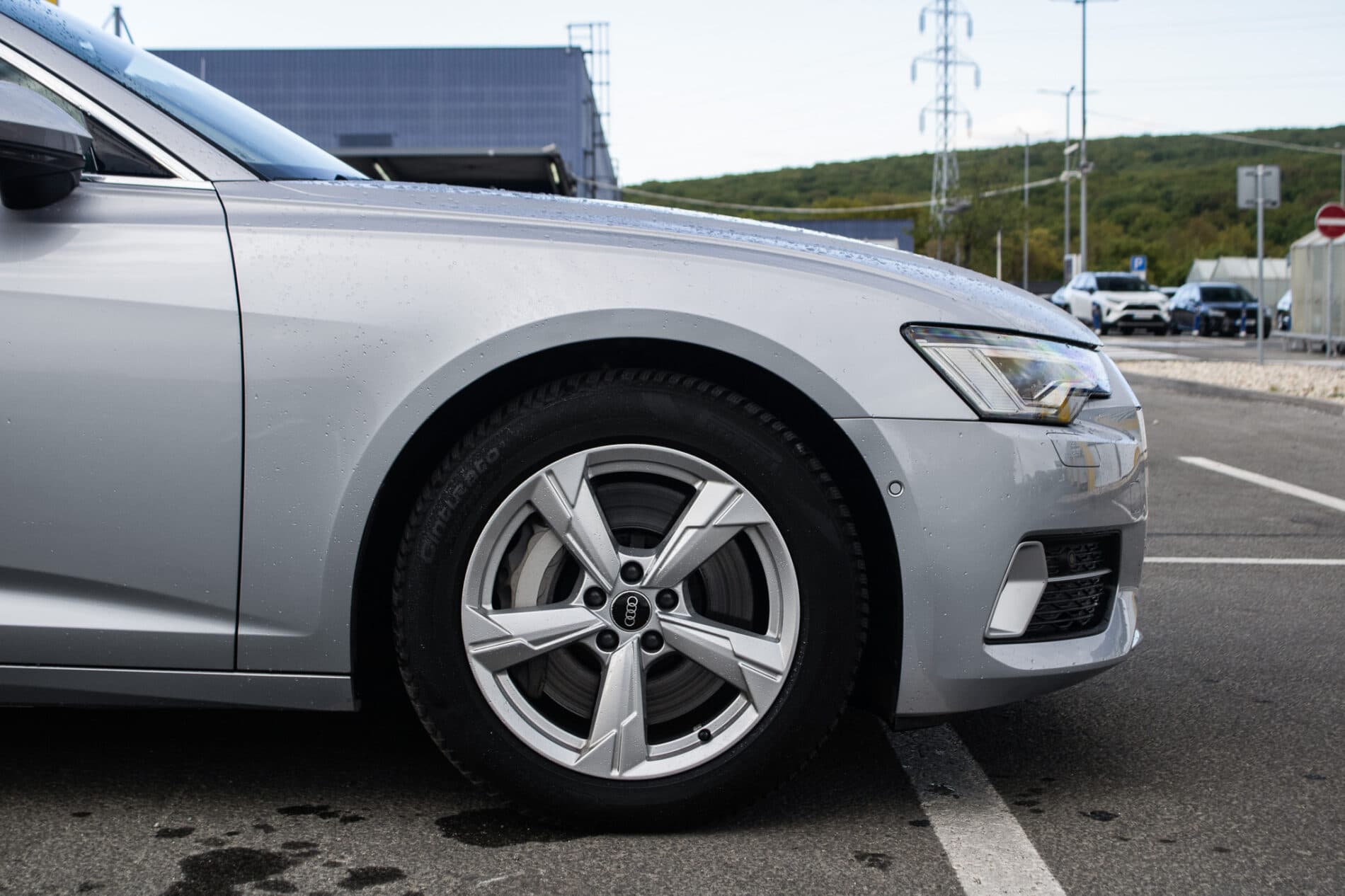 2023 AUDI A6, sivá sedan, 49 750 km