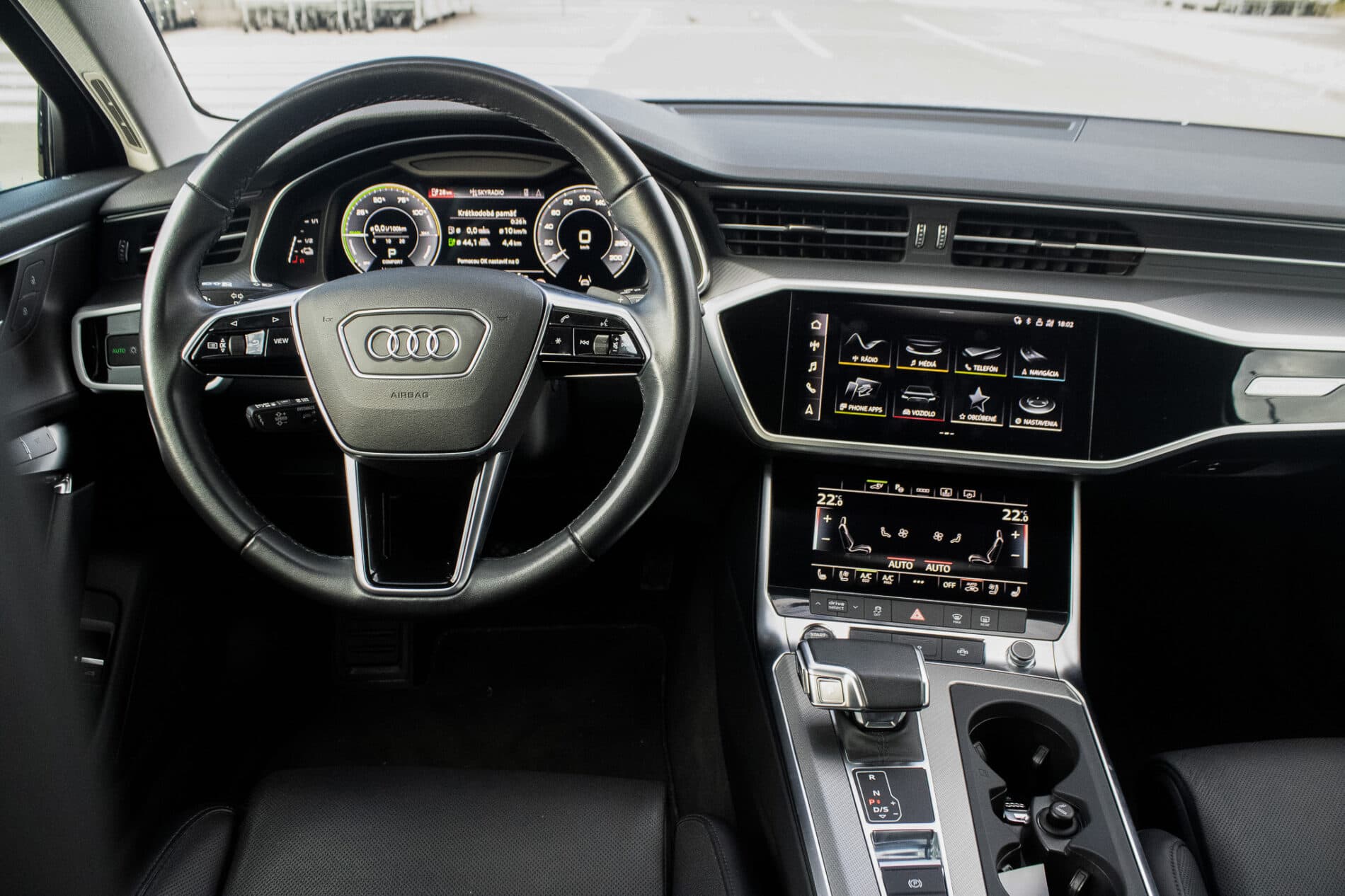 2023 AUDI A6, sivá sedan, 49 750 km