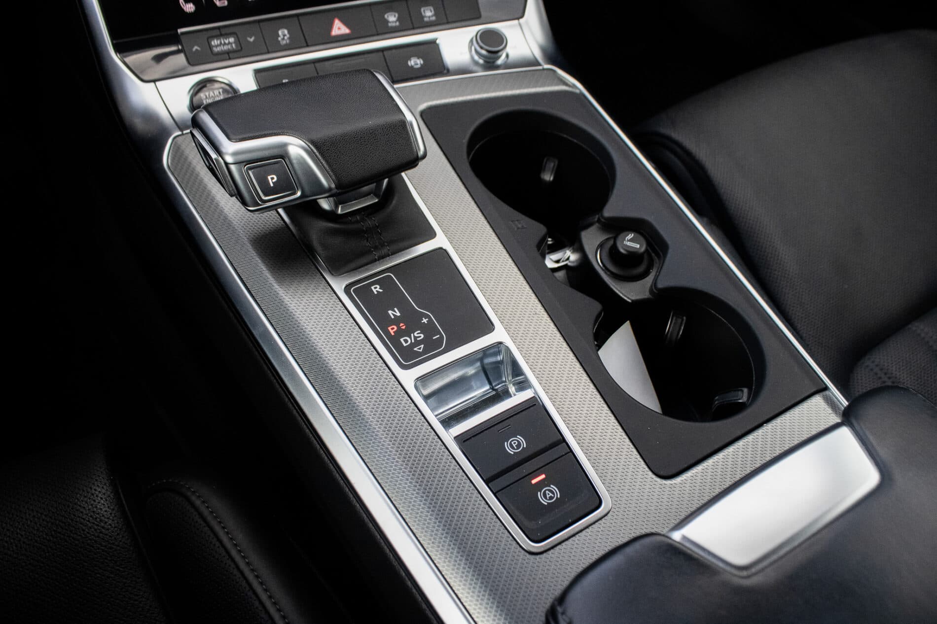 2023 AUDI A6, sivá sedan, 49 750 km