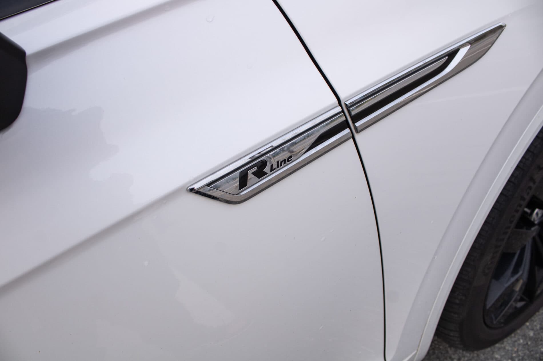 2019 Volkswagen Touareg, biela suv, 136 410 km