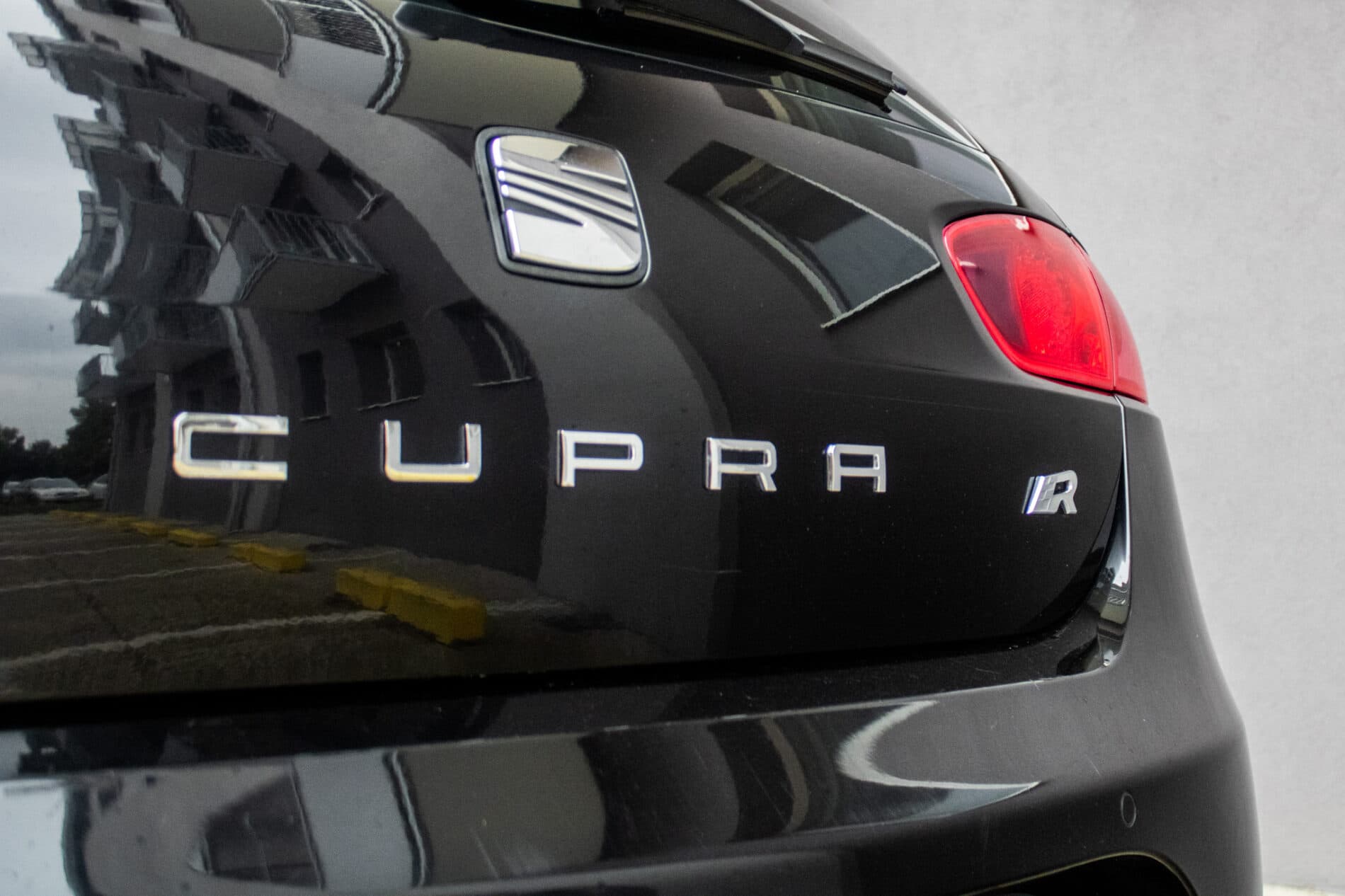 2009 Seat Leon Cupra R, čierna hatchback, 319 291 km