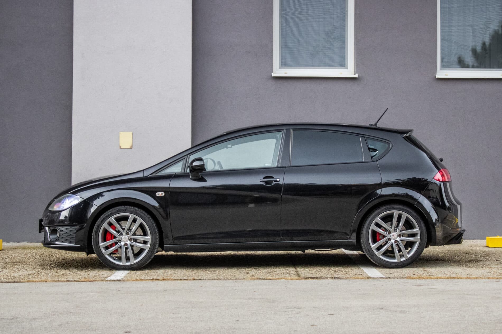 2009 Seat Leon Cupra R, čierna hatchback, 319 291 km