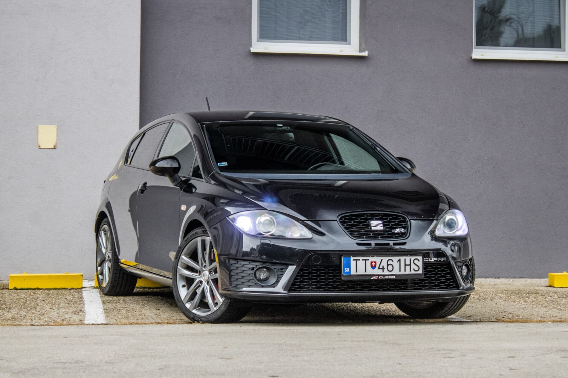 2009 Seat Leon Cupra R, čierna hatchback, 319 291 km