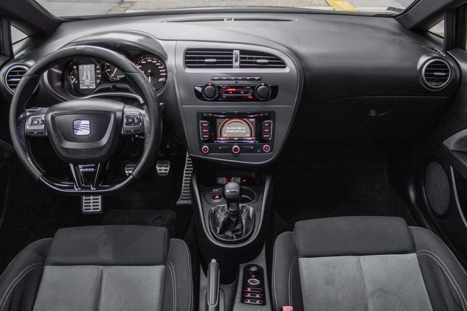 2009 Seat Leon Cupra R, čierna hatchback, 319 291 km
