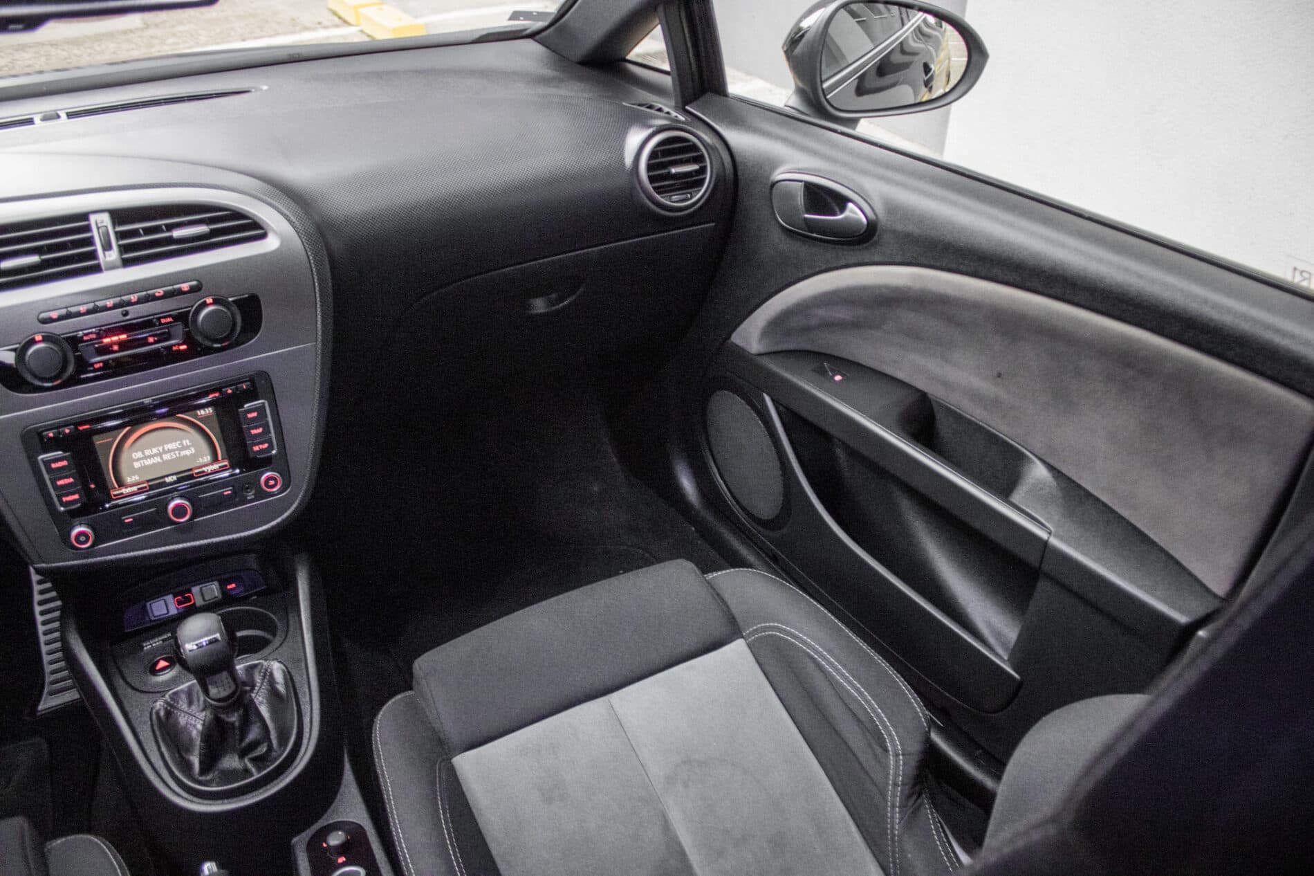 2009 Seat Leon Cupra R, čierna hatchback, 319 291 km