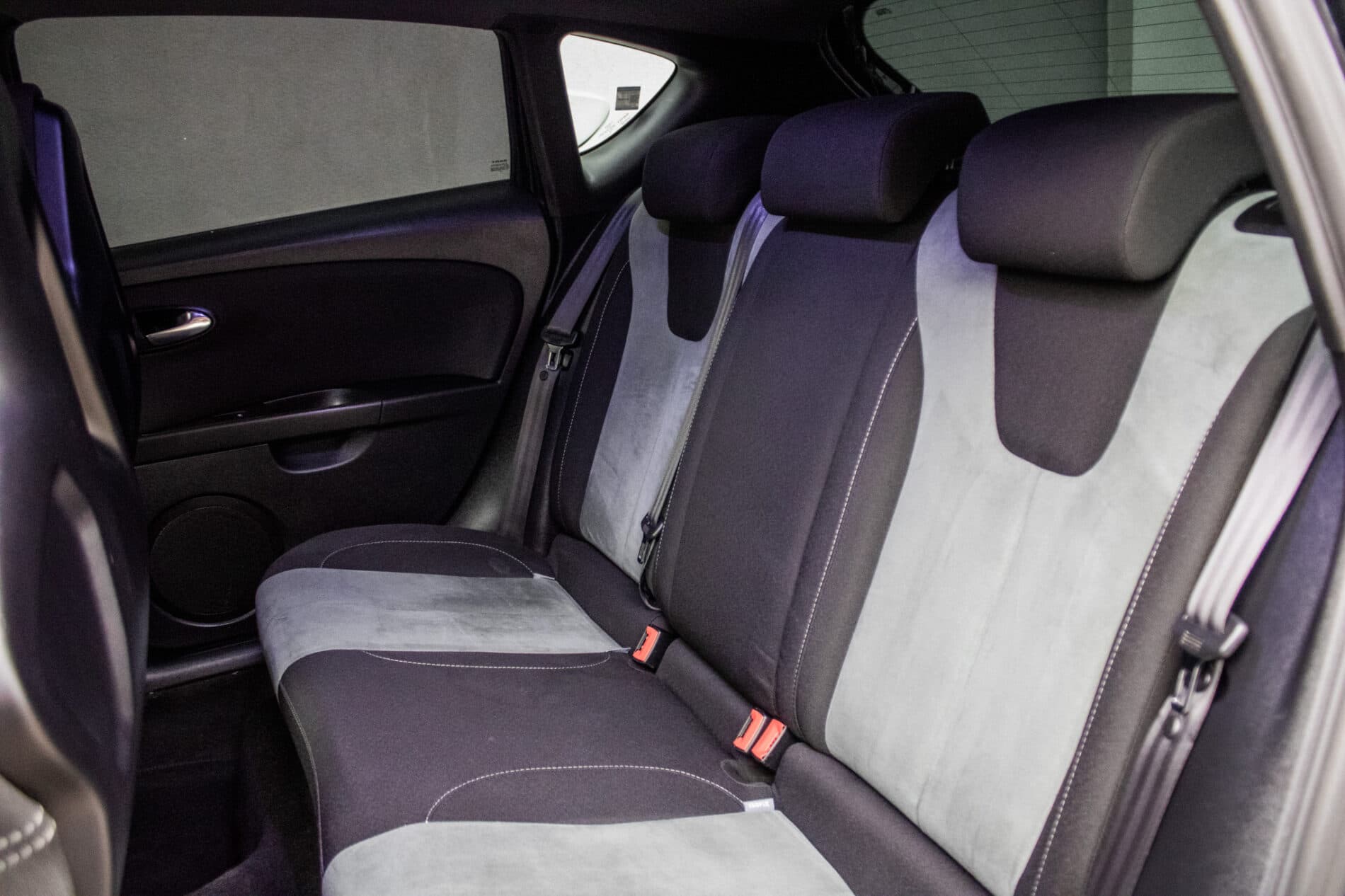 2009 Seat Leon Cupra R, čierna hatchback, 319 291 km