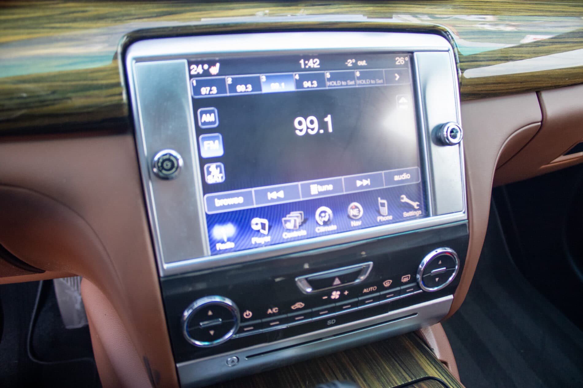 2014 Maserati Quattroporte, čierna sedan, 120 000 km