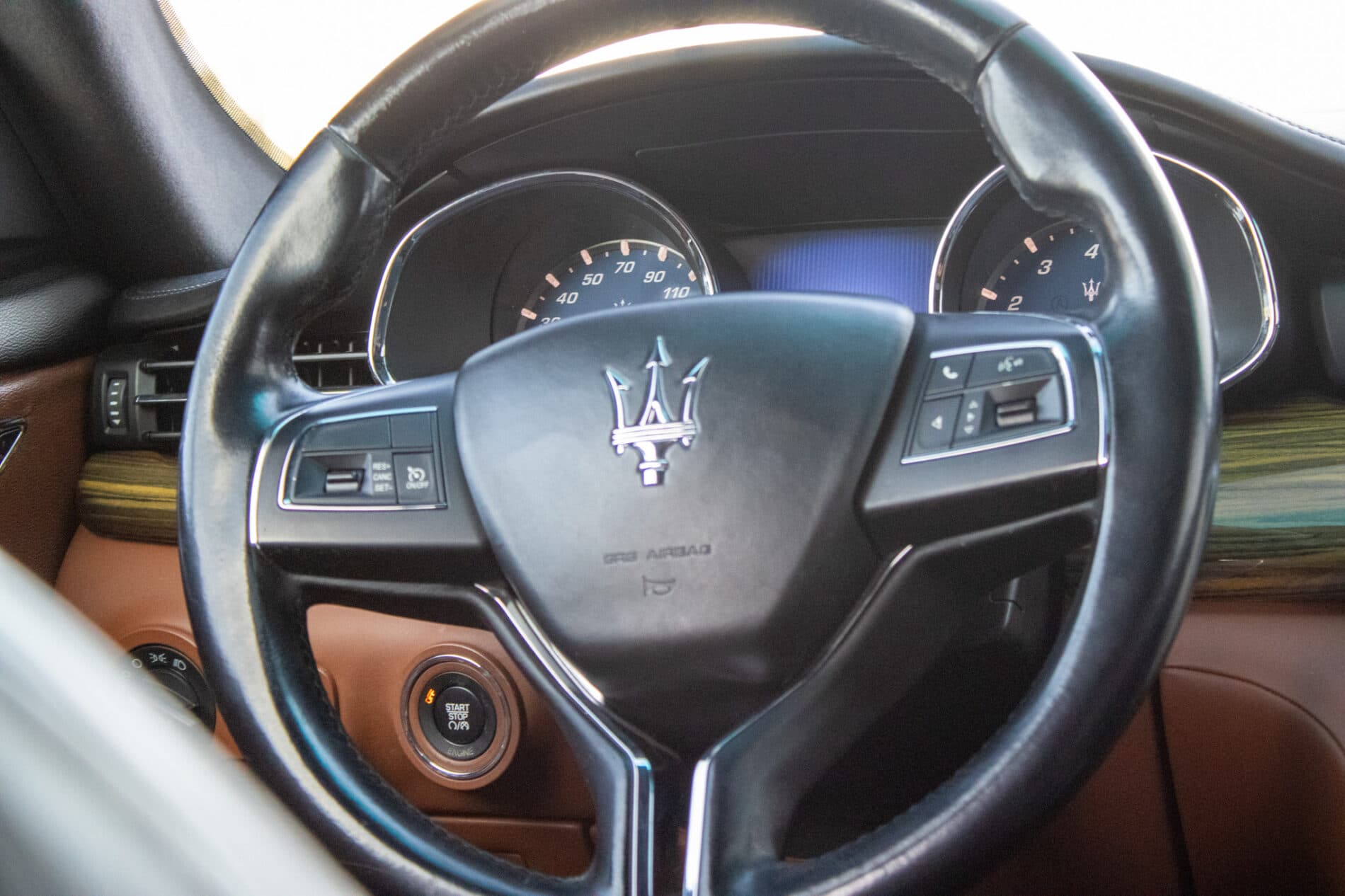 2014 Maserati Quattroporte, čierna sedan, 120 000 km