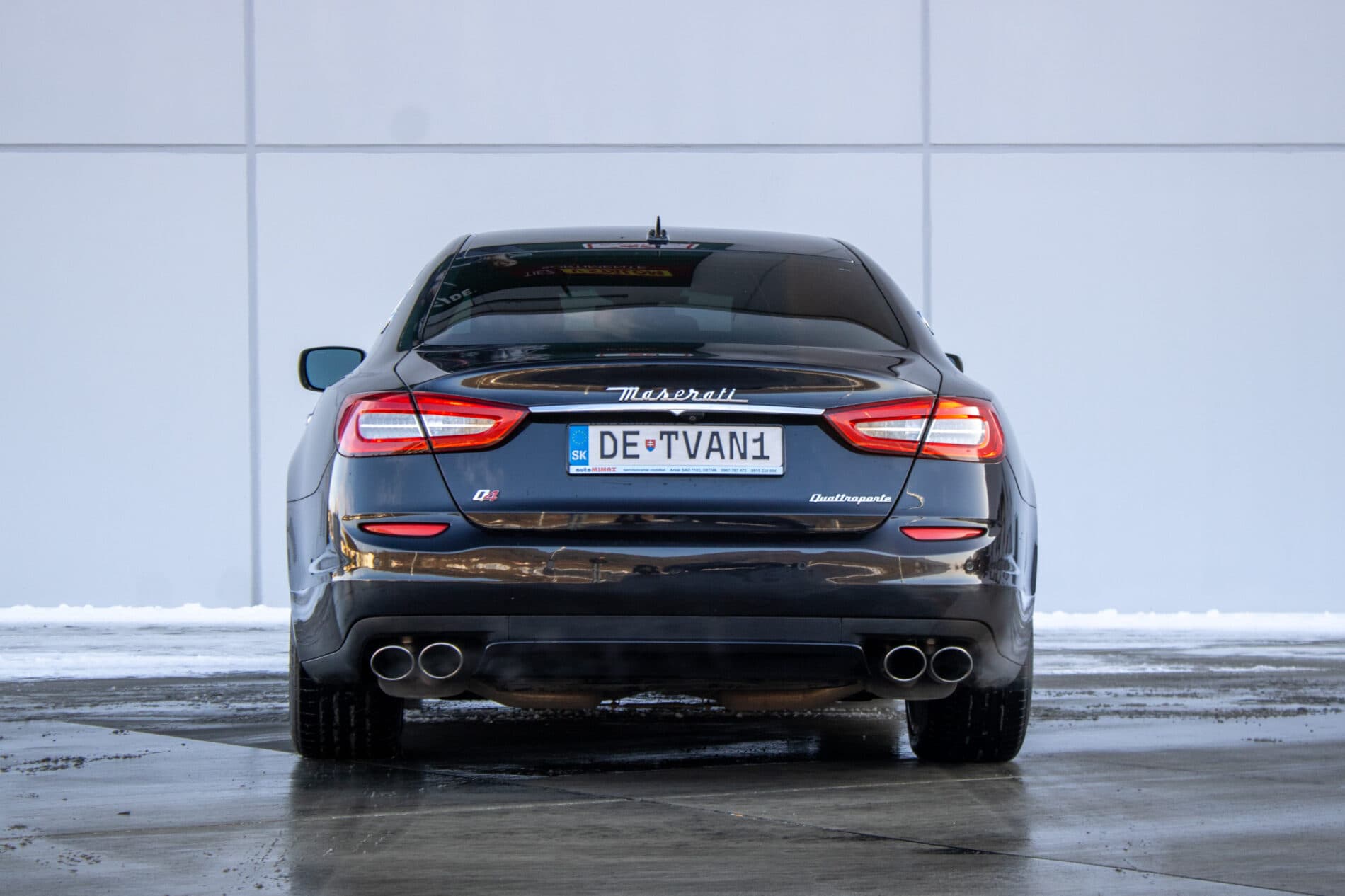 2014 Maserati Quattroporte, čierna sedan, 120 000 km