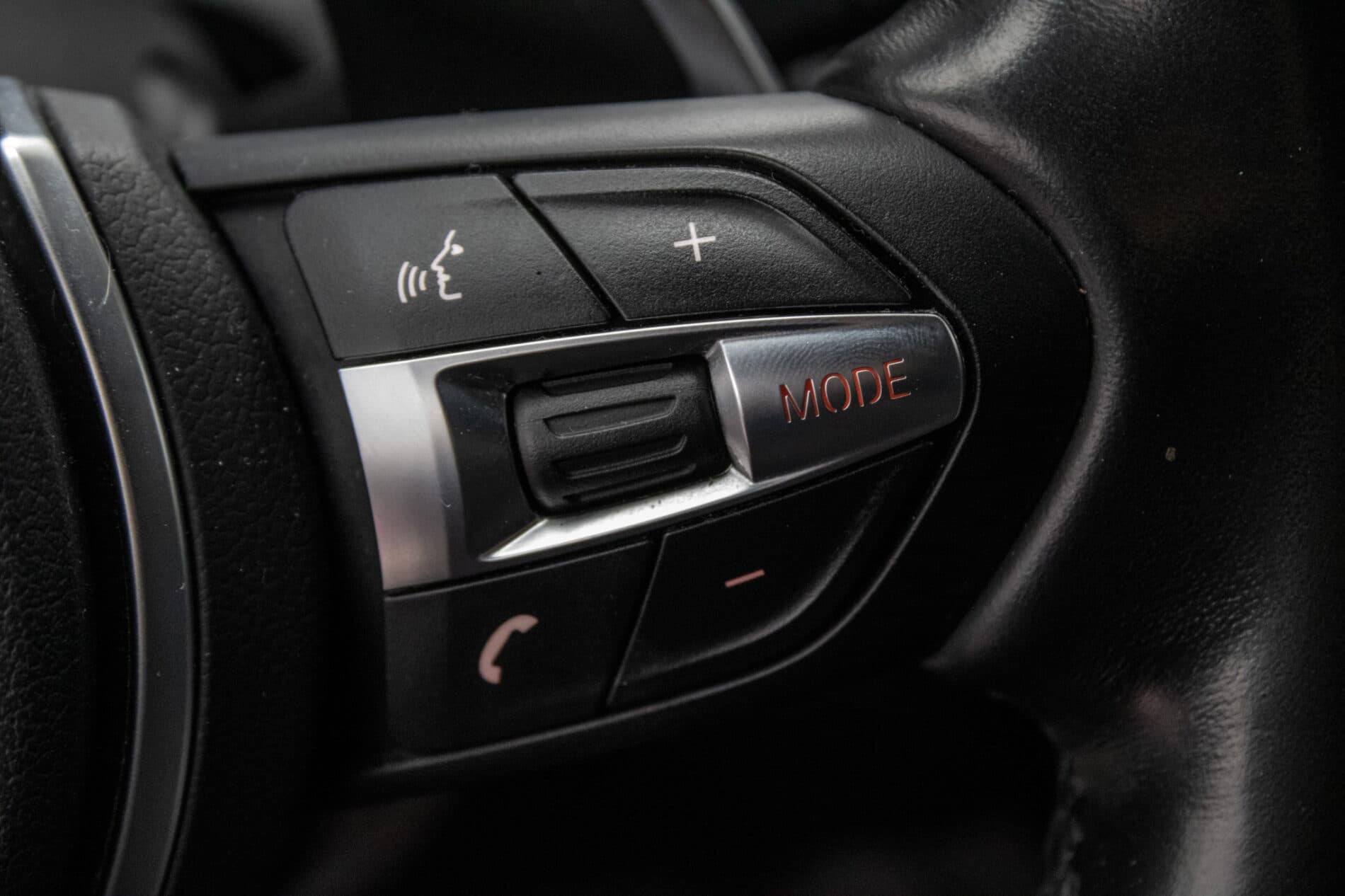 2018 BMW M140i, sivá hatchback, 144 720 km