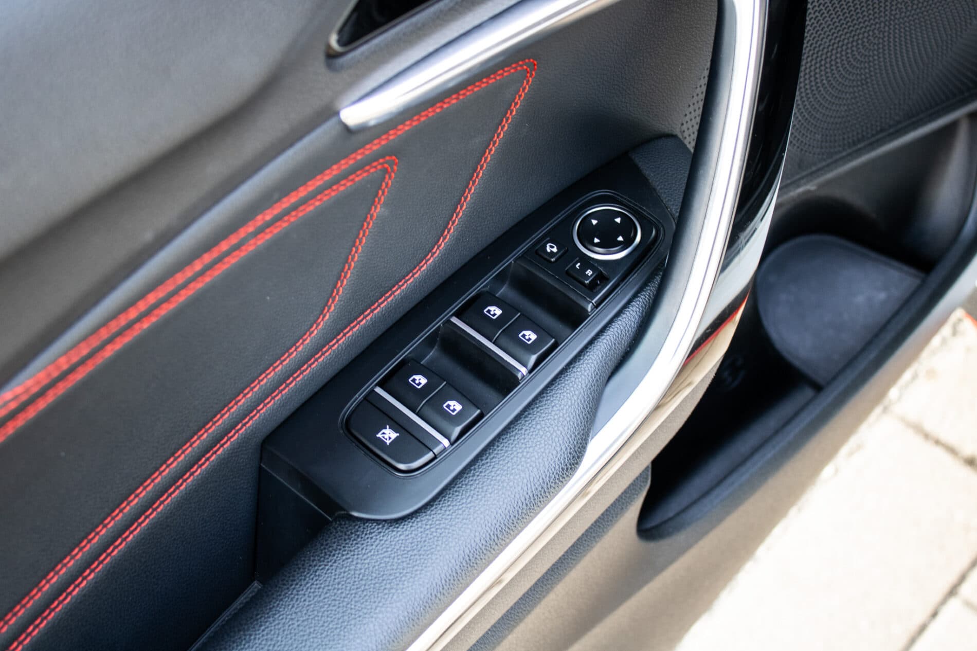 2019 Kia ProCeed GT, biela hatchback, 115 981 km