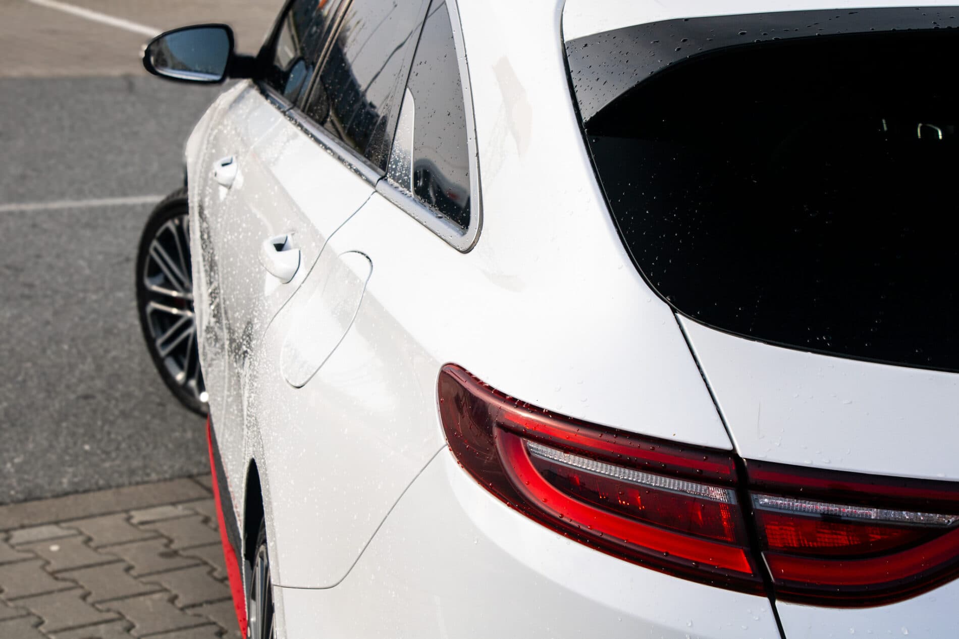 2019 Kia ProCeed GT, biela hatchback, 115 981 km