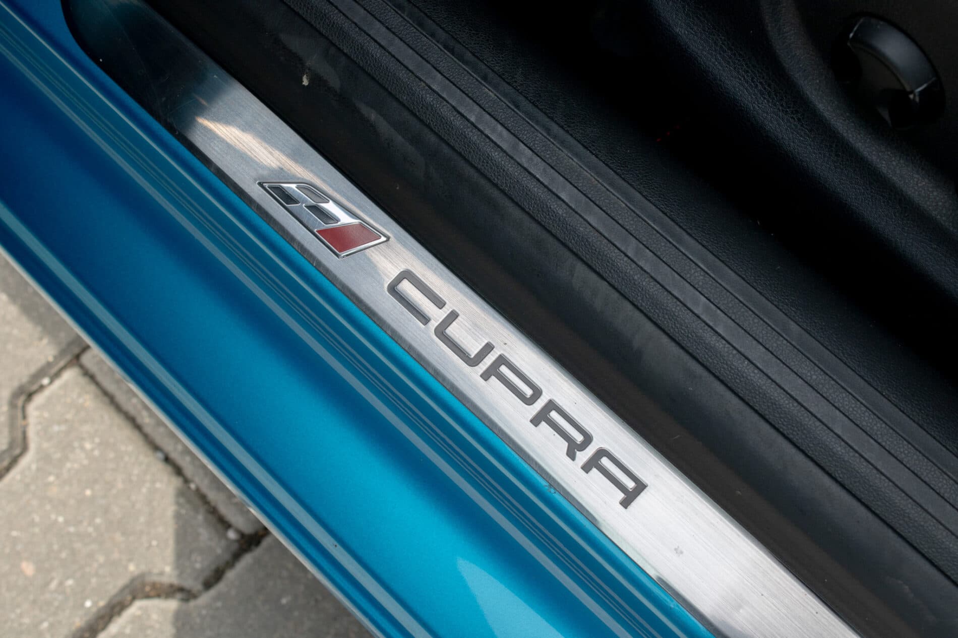 2016 Seat Leon Cupra, modrá kombi, 170 000 km