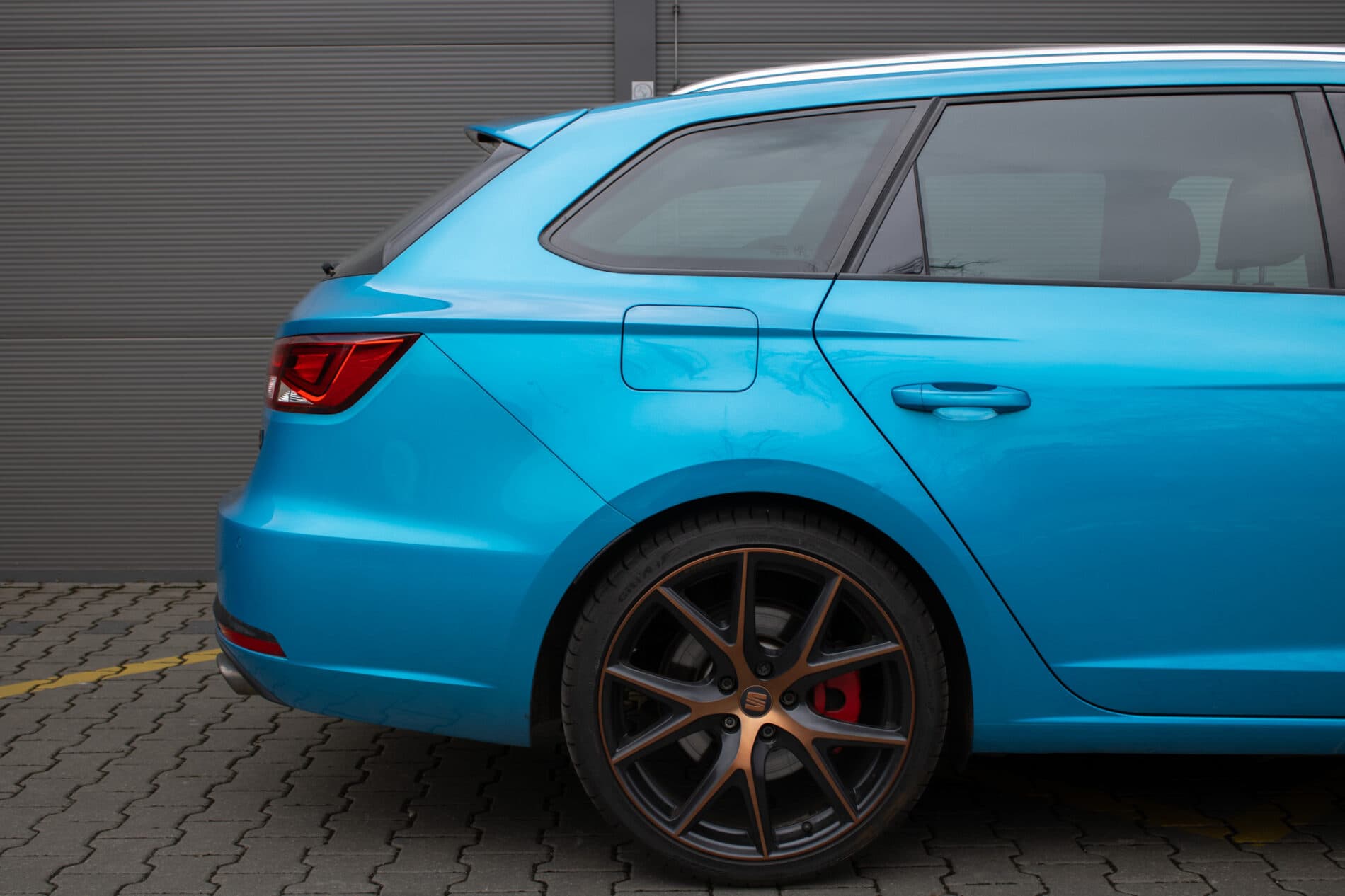 2016 Seat Leon Cupra, modrá kombi, 170 000 km