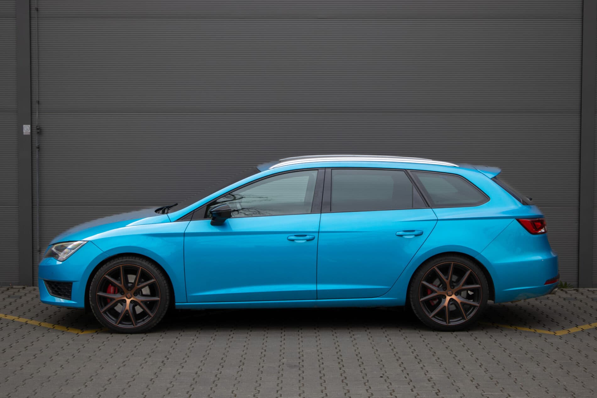 2016 Seat Leon Cupra, modrá kombi, 170 000 km