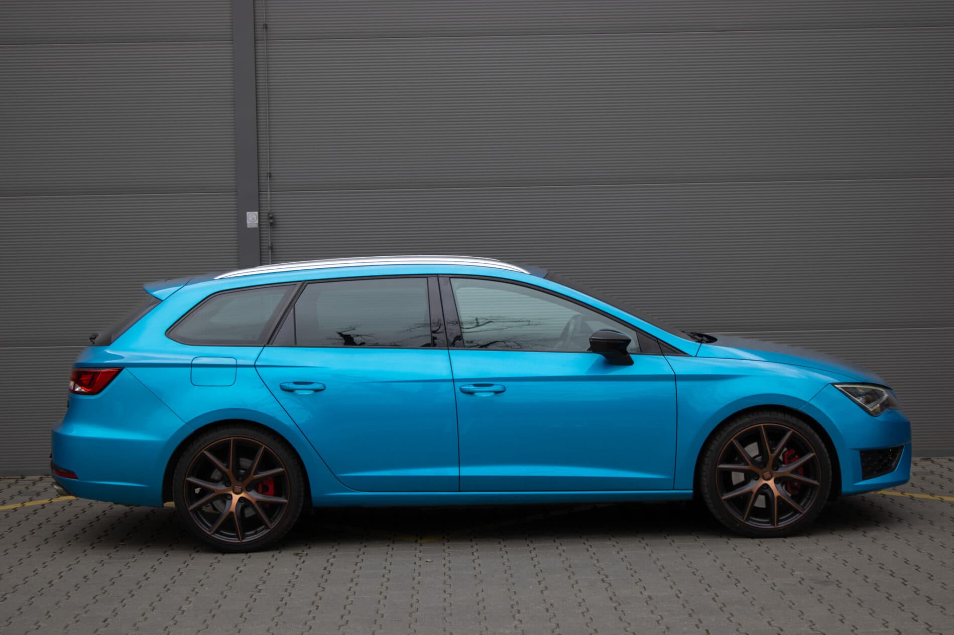 2016 Seat Leon Cupra, modrá kombi, 170 000 km