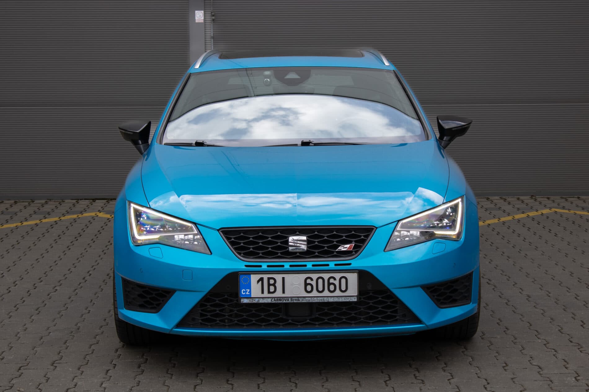2016 Seat Leon Cupra, modrá kombi, 170 000 km