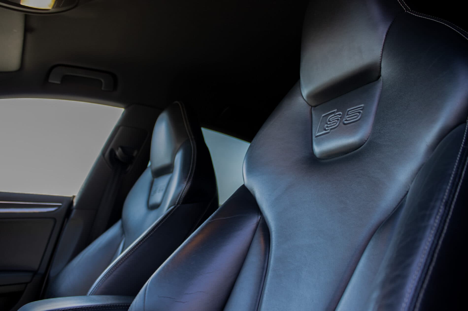 2010 AUDI S5, biela kupé, 266 052 km