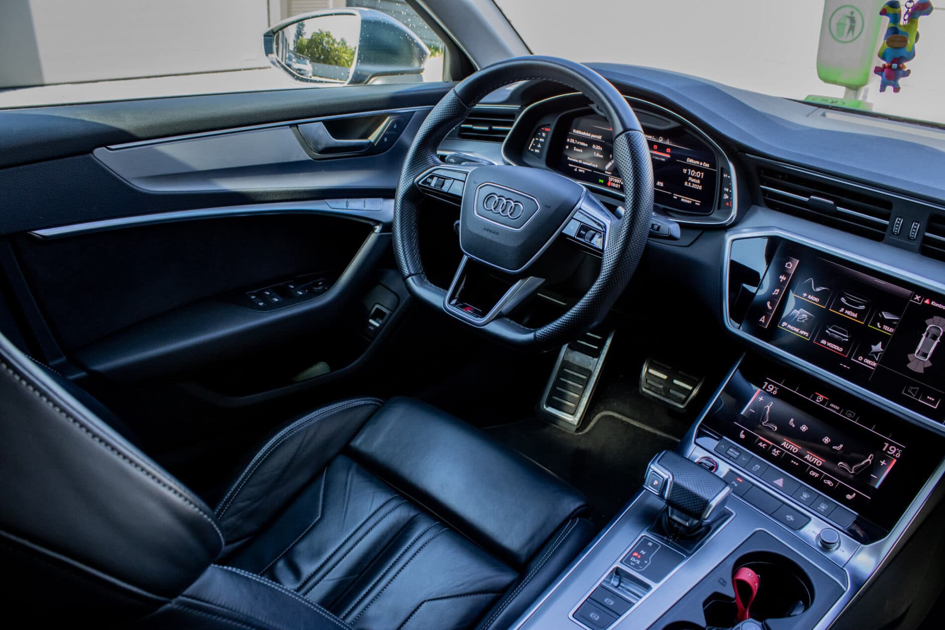 2021 AUDI S6, modrá sedan, 101 997 km