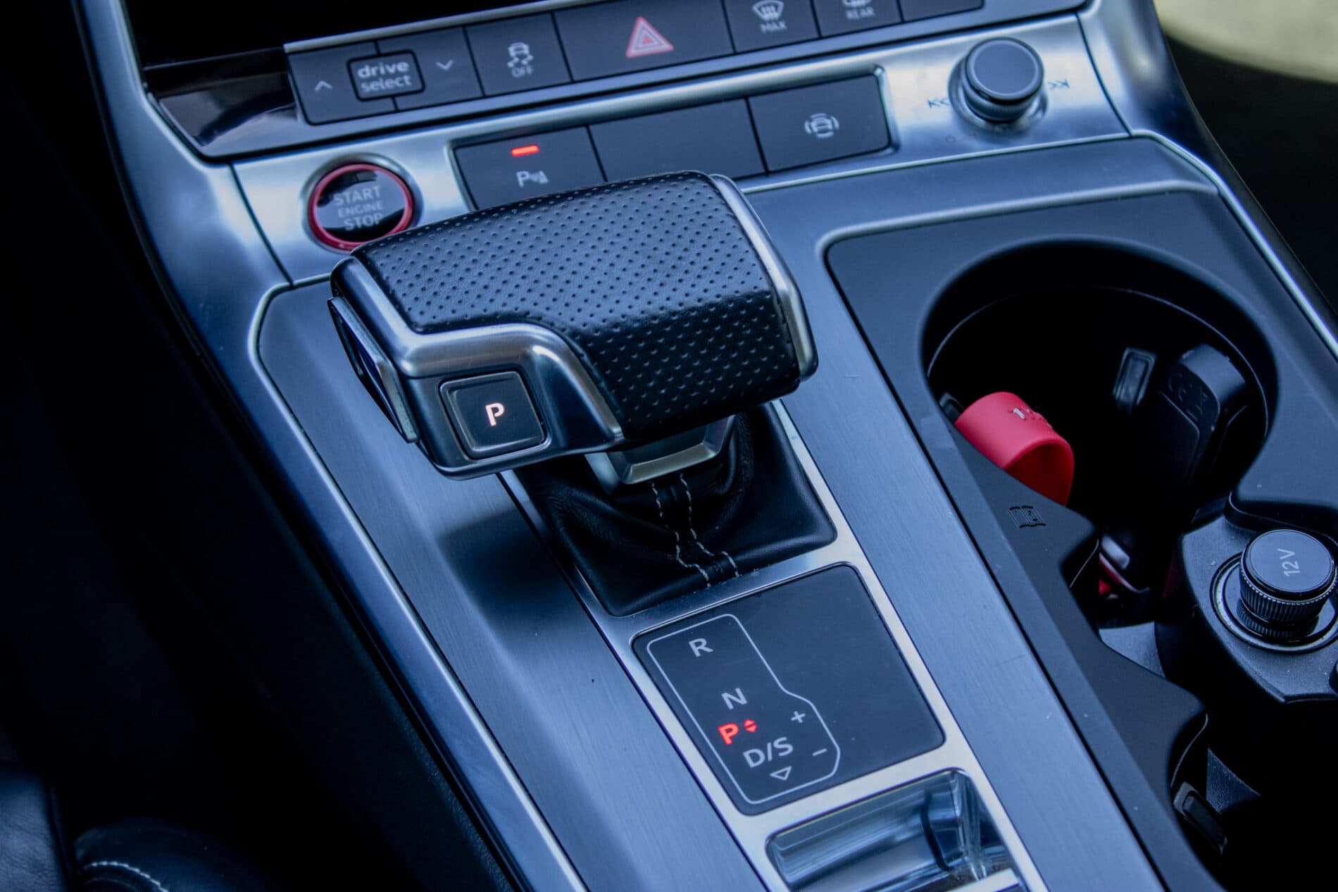 2021 AUDI S6, modrá sedan, 101 997 km