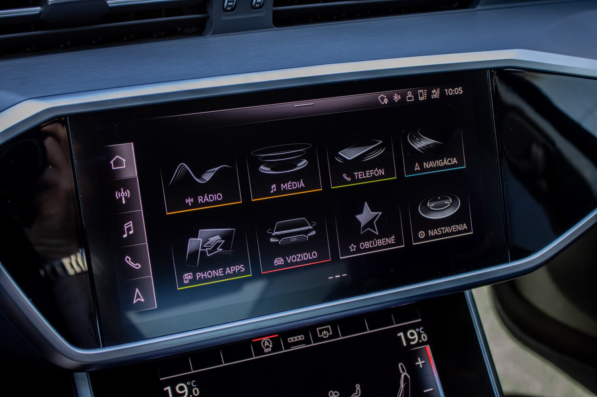 2021 AUDI S6, modrá sedan, 101 997 km
