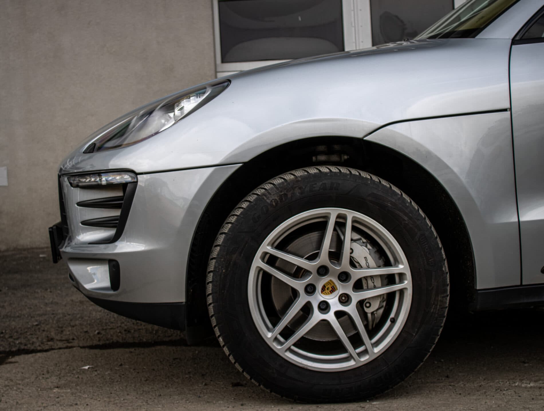 2014 Porsche Macan S, strieborná suv, 125 433 km