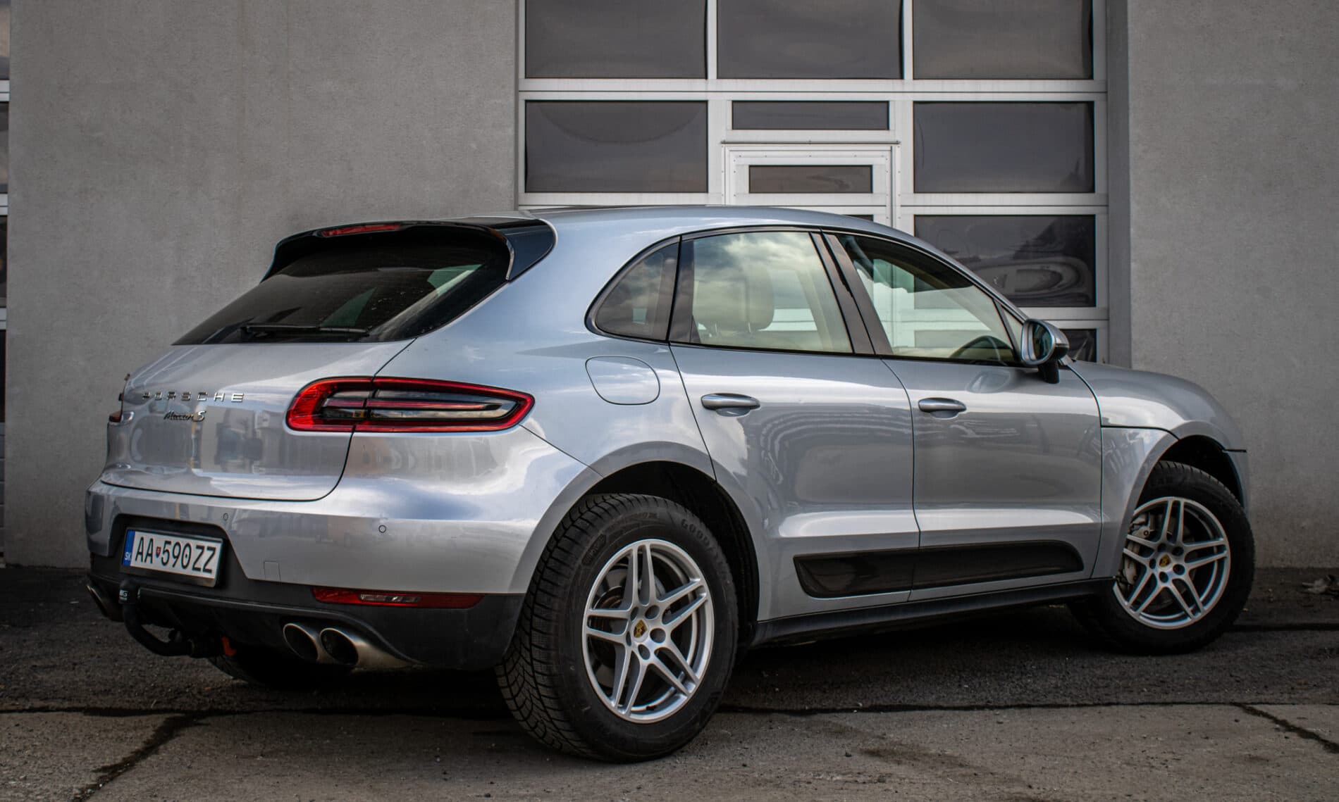 2014 Porsche Macan S, strieborná suv, 125 433 km