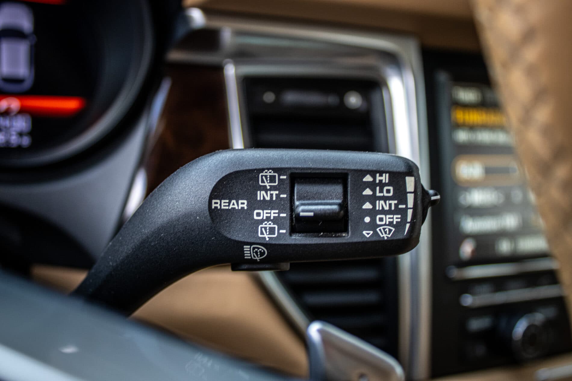 2014 Porsche Macan S, strieborná suv, 125 433 km
