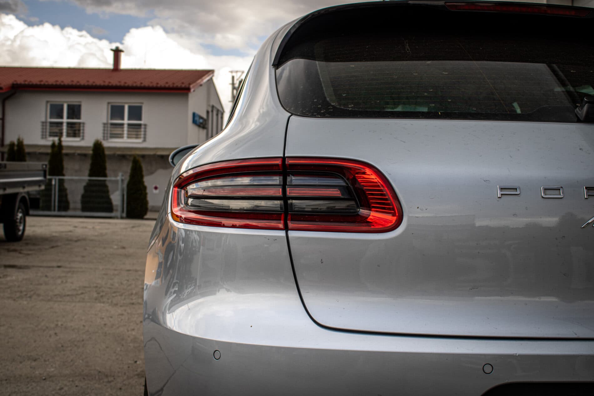 2014 Porsche Macan S, strieborná suv, 125 433 km