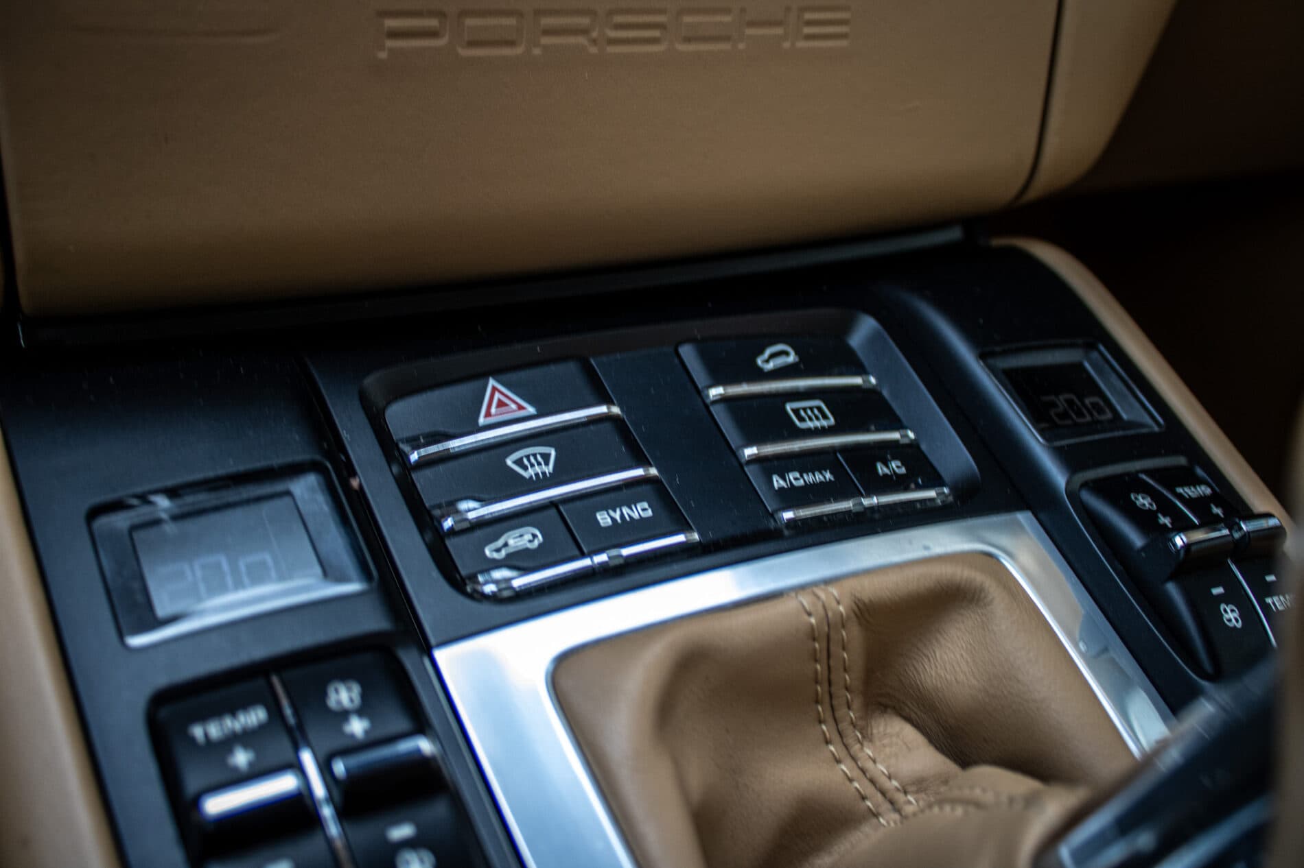 2014 Porsche Macan S, strieborná suv, 125 433 km