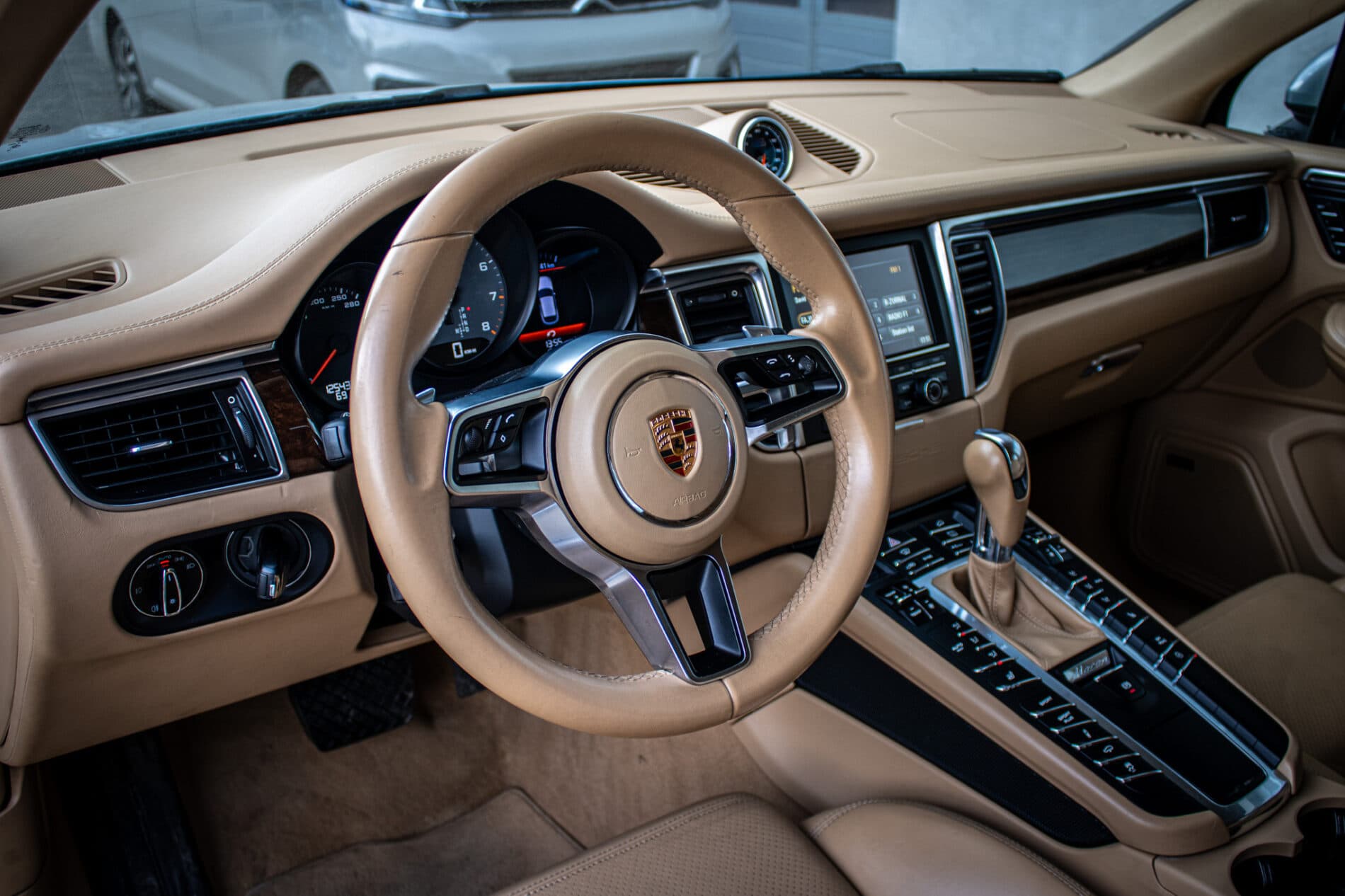 2014 Porsche Macan S, strieborná suv, 125 433 km
