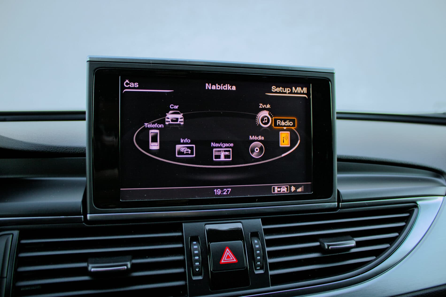 2013 AUDI A6, sivá kombi, 292 886 km